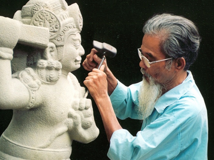 Under-the-talented-hands-of-artisans-Non-Nuoc-stone-art-works-are-becoming-more-and-more-famous