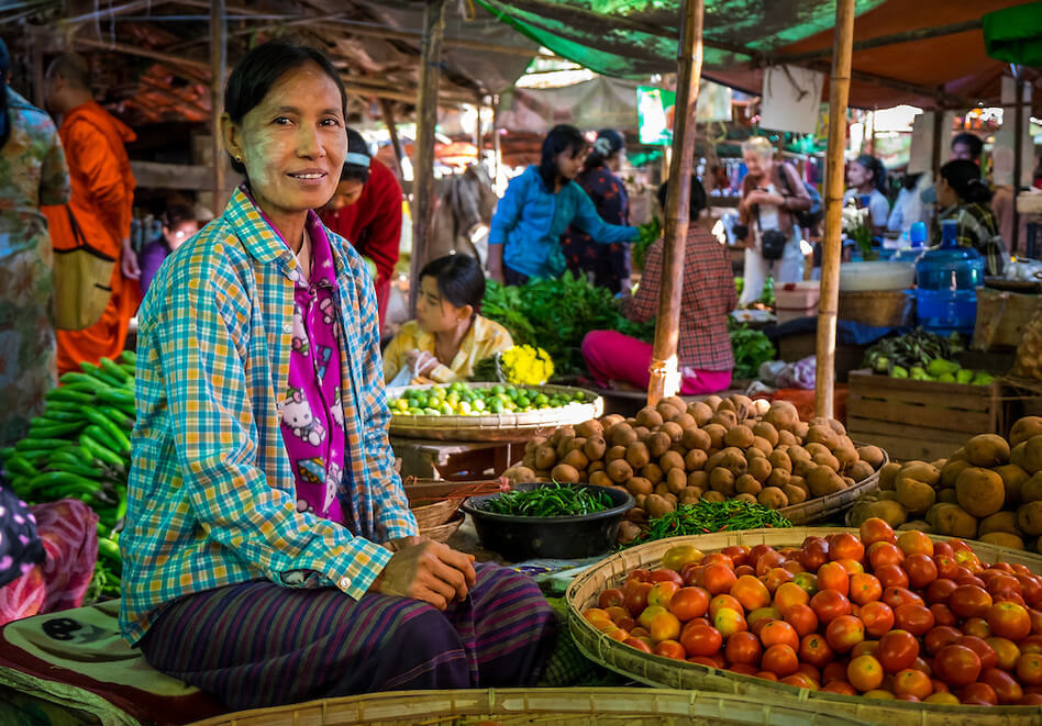 Nyaung-Oo-Market1