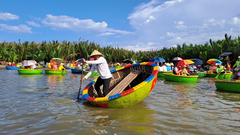 visit-cam-thanh-hoi-an