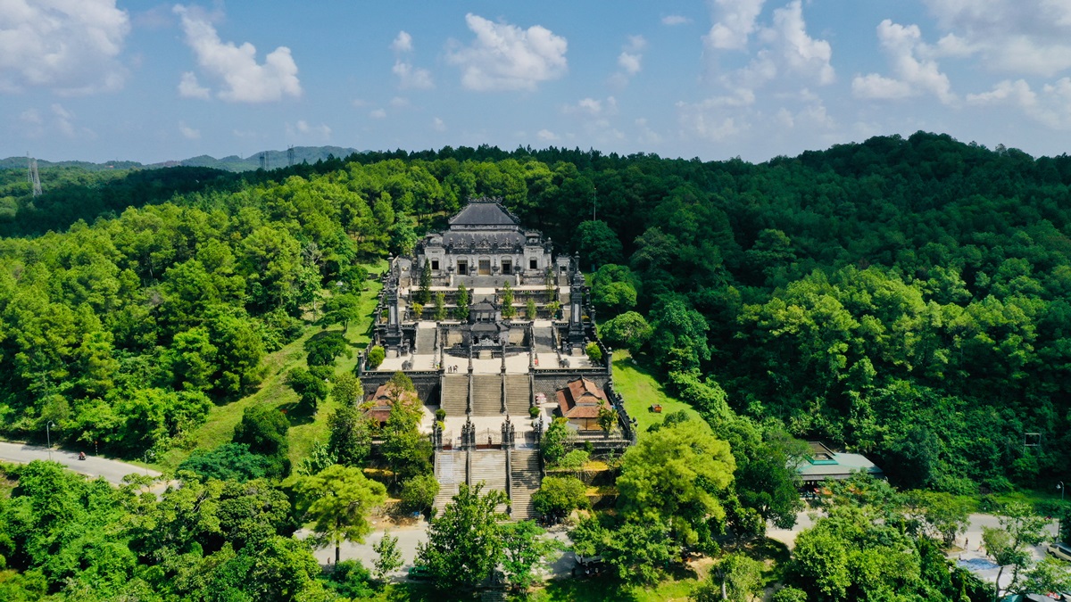 0FB36542C173F4A8F6897E5E032B43-2827-7579-1594281470