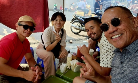 Hanoi Food Tour with Train Street Visit  - ảnh 2