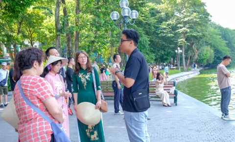 HALF-DAY HANOI CITY: HIDDEN GEMS AND TRAIN STREET  - ảnh 2