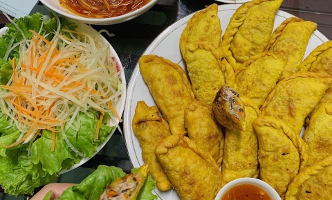 Hanoi Train Street & Nightlife Street Food Tour By Motorbike - ảnh 3