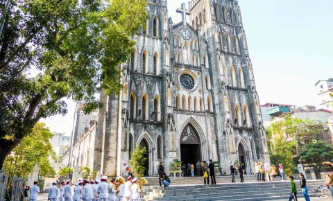 Half day city by motorbike led by female tour guide - ảnh 1