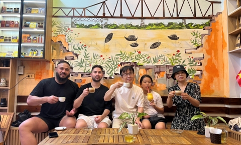 CULINARY HIGHLIGHT_ EGG COFFEE CLASS WITH STREET FOOD WALKING TOUR - ảnh 1